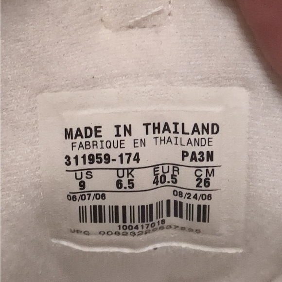 GORGEOUS 2006 NIKE FAUX FUR POM POM WHITE/GOLD BOOTS WOMEN'S SIZE US 9 - Picture 6 of 6